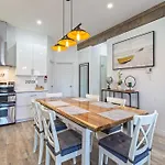 5705-Modern 2 Bd / Fully Equipped, Near Dt Mtl